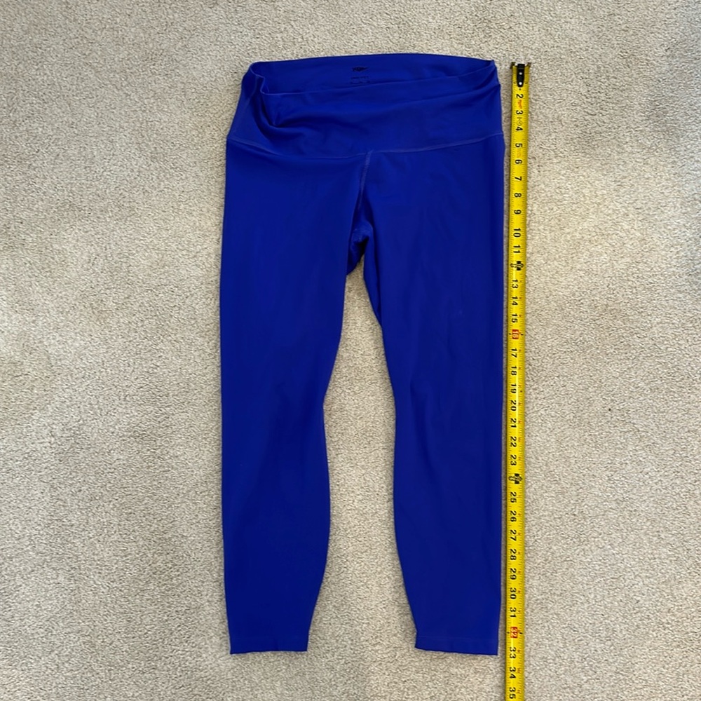 Nike Yoga vibrant blue cropped tights like new, size XL (fits 14-16)